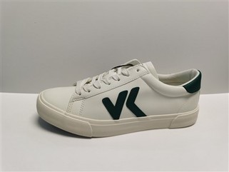 נעלי ספורט לבנות לגברים